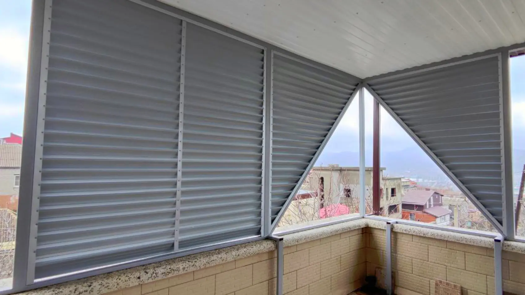 Фото 1 Ламели ЭКО-Z-US RAL9006 Серебро для зашивки балкона